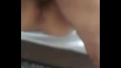 چندتا مرد تو يه خونه جمع شدن قليون ميكشنو زناي همو ميكنن، توش جرف هم ميزنن